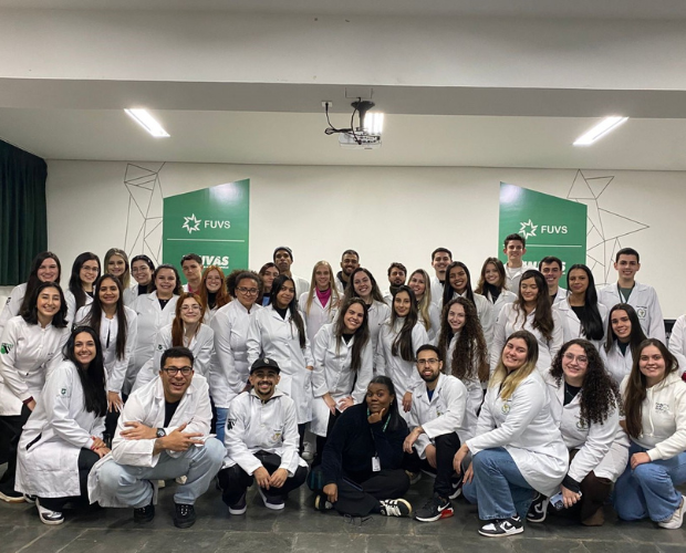 Curso de Farmcia da Univs realiza mostra de plantas medicinais no CJPII